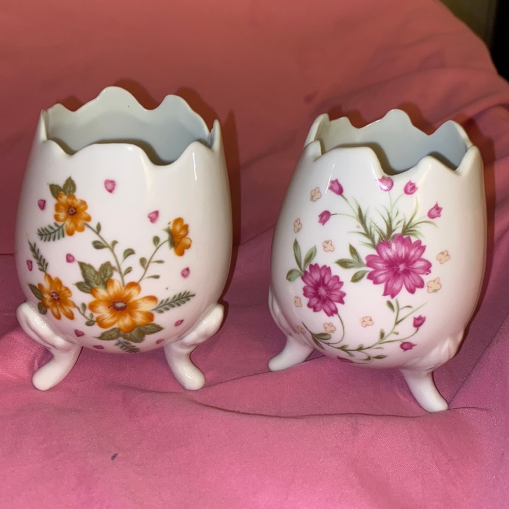 PAIR of beautiful, collectible Vintage Inarco MADE IN JAPAN large ceramic eggs